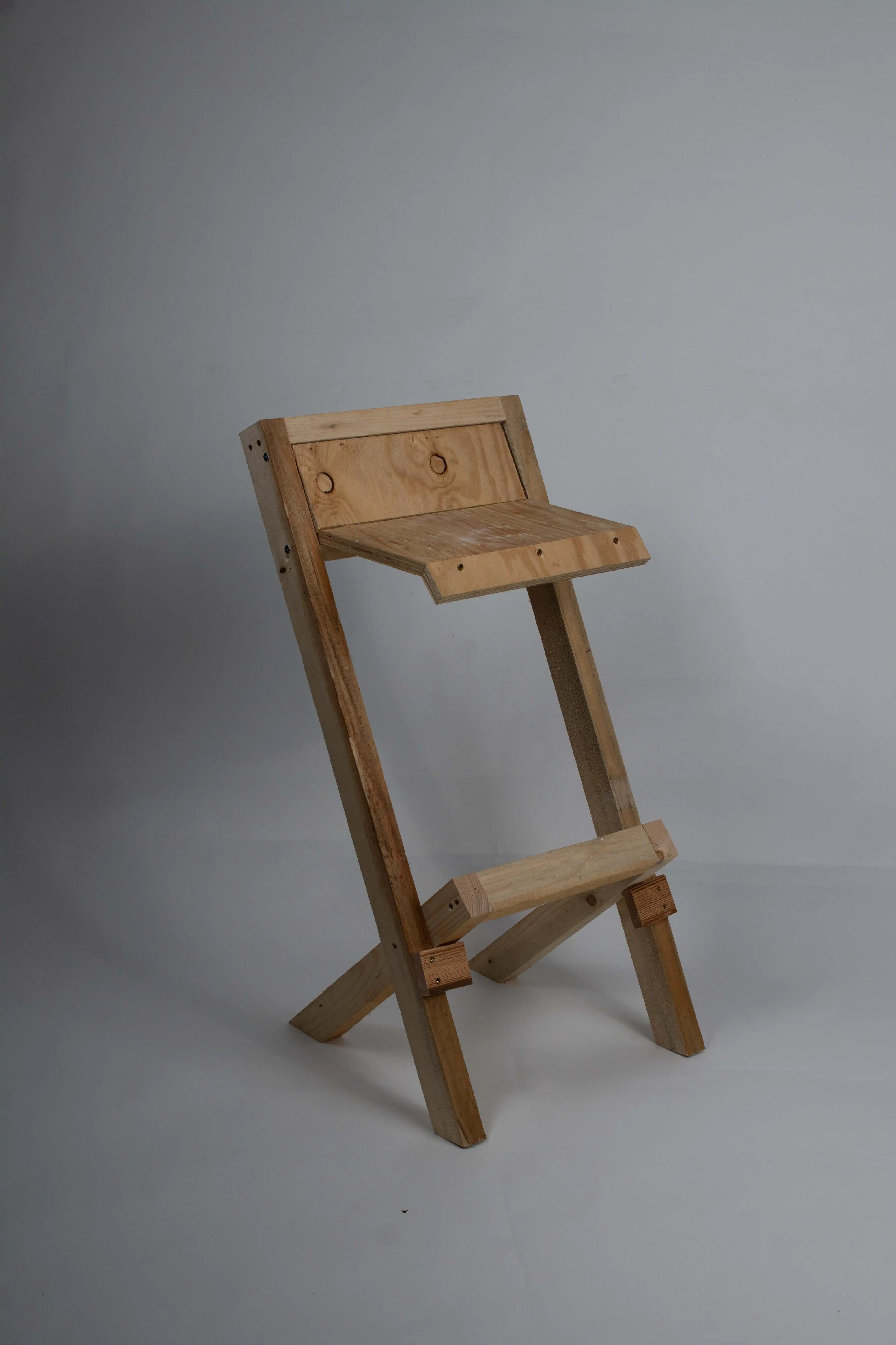 1:1 Holzmockup zur Überprüfung von Standfestigkeit und Ergonomie